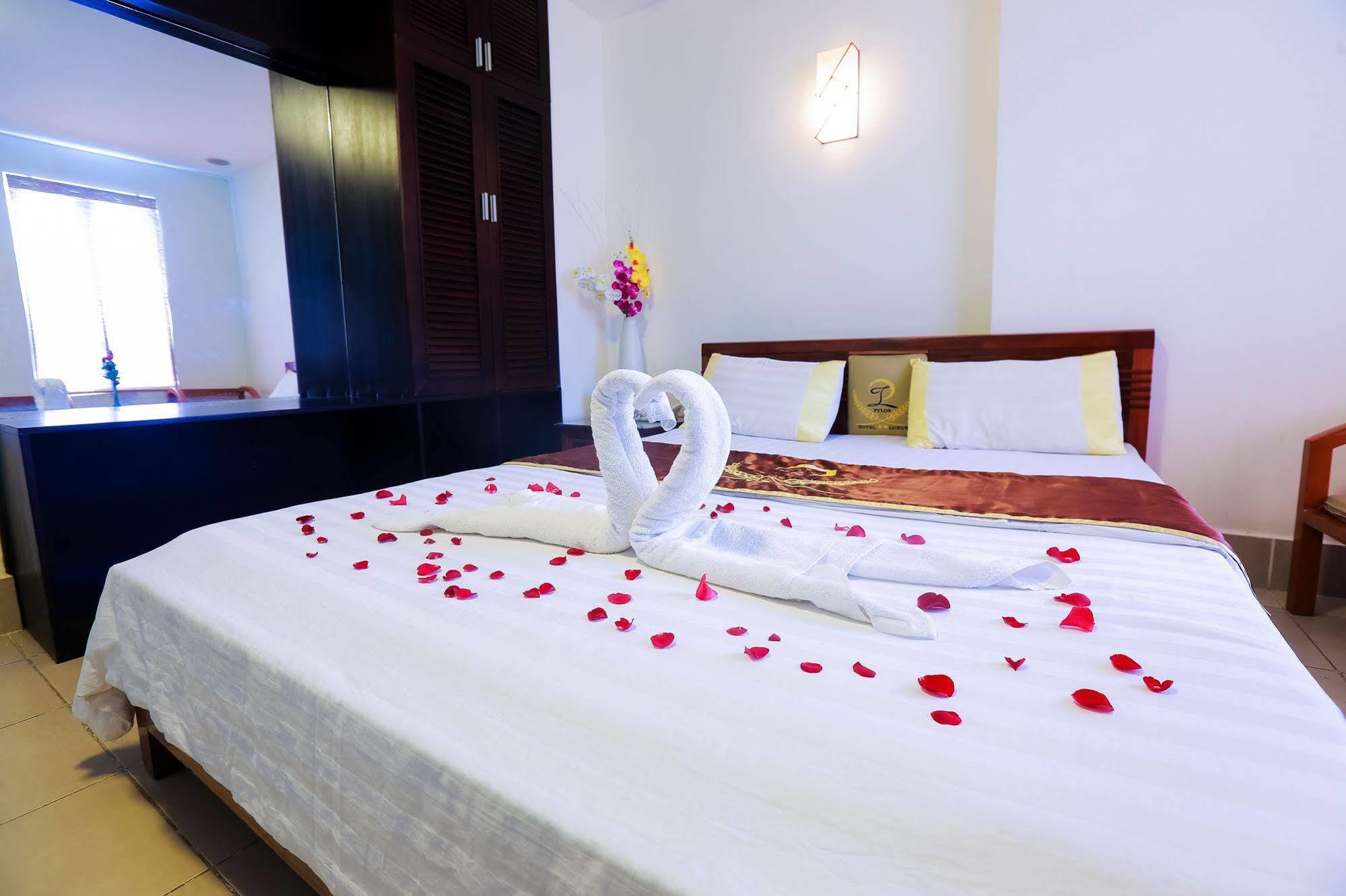 Pylos Hotel Хошимин Экстерьер фото